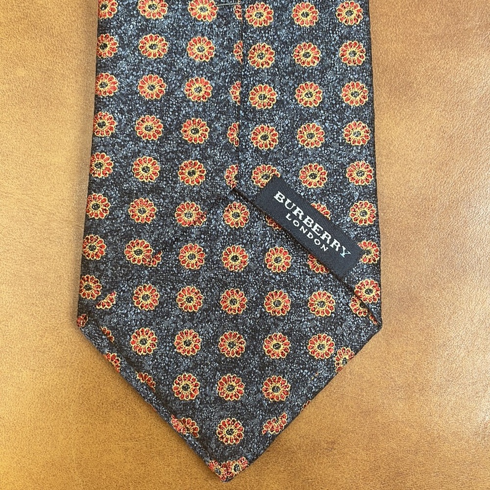 Vintage Burberry tie